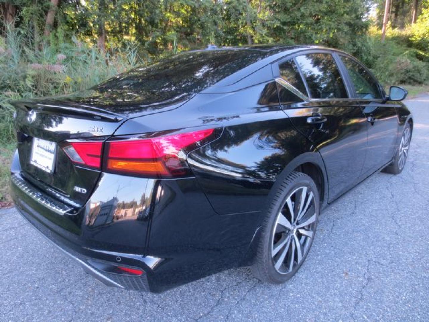 2021 Black /Black Nissan Altima SR (1N4BL4CW9MN) with an 2.5L L4 DOHC 16V engine, Automatic transmission, located at 270 US Route 6, Mahopac, NY, 10541, (845) 621-0895, 41.349022, -73.755280- Photo#3