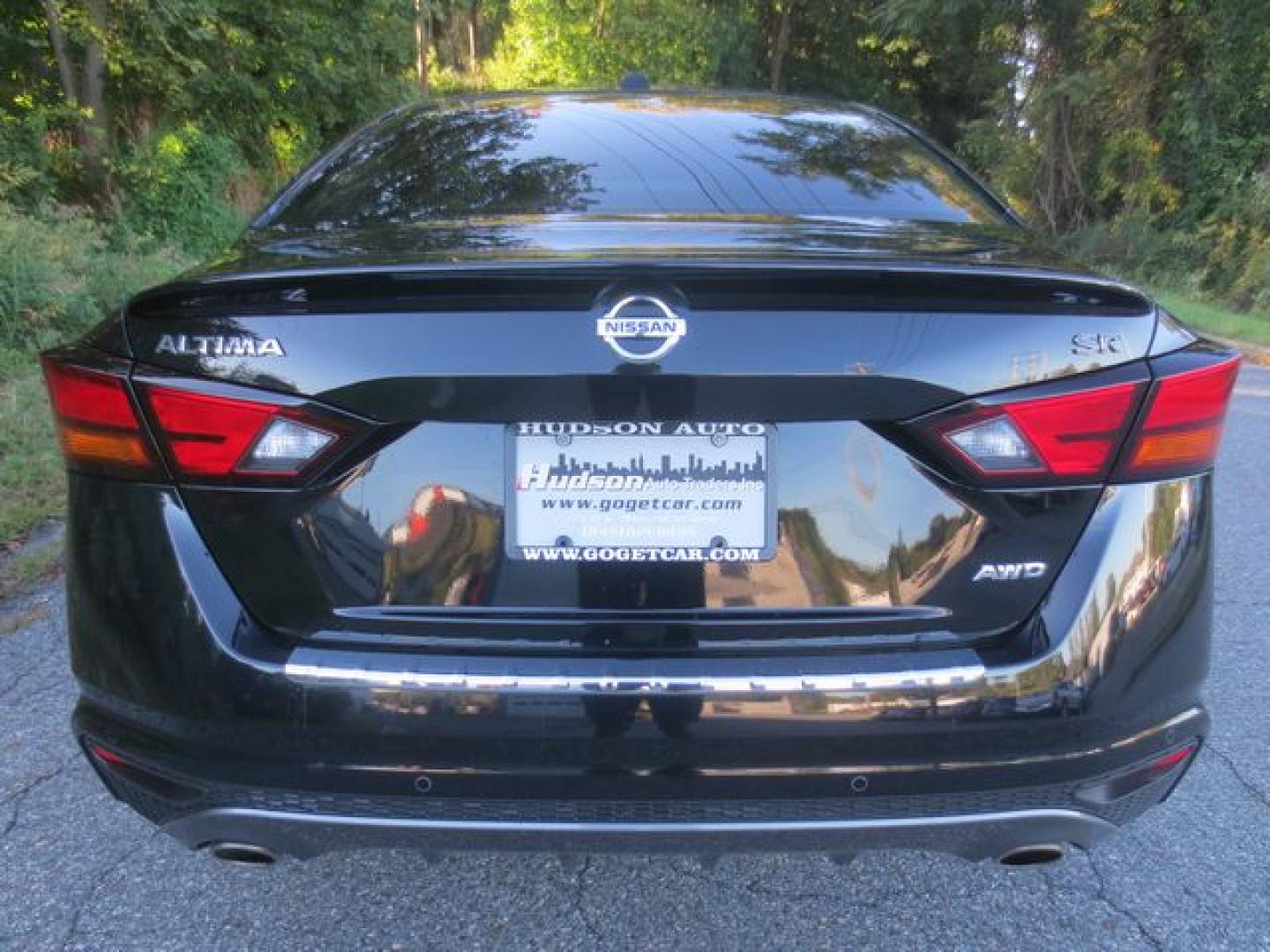 2021 Black /Black Nissan Altima SR (1N4BL4CW9MN) with an 2.5L L4 DOHC 16V engine, Automatic transmission, located at 270 US Route 6, Mahopac, NY, 10541, (845) 621-0895, 41.349022, -73.755280- Photo#5