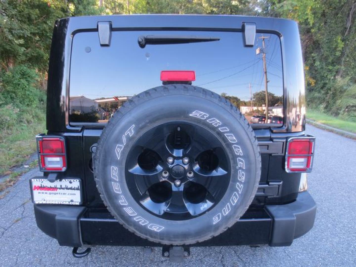 2015 Black /Black Jeep Wrangler Unlimited Altitude (1C4BJWEGXFL) with an 3.6L V6 DOHC 24V FFV engine, Automatic transmission, located at 270 US Route 6, Mahopac, NY, 10541, (845) 621-0895, 41.349022, -73.755280- Photo#5