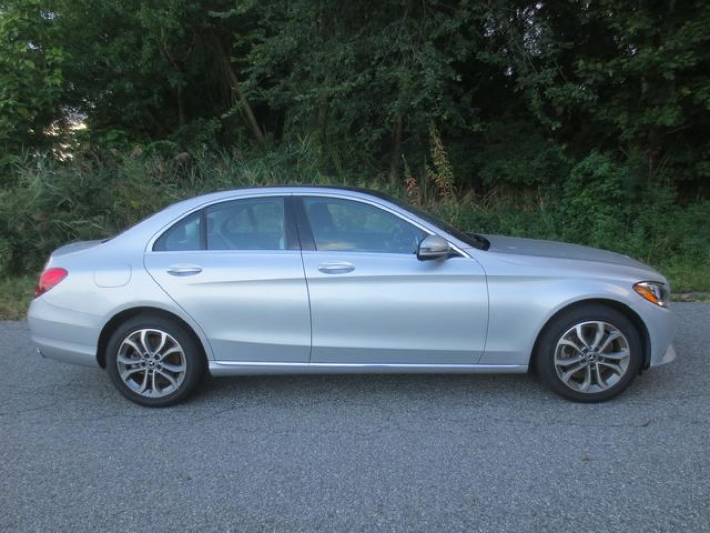2017 Silver /White Mercedes-Benz C-Class 4MATIC (55SWF4KBXHU) with an 2.0L L4 DOHC 16V engine, Automatic transmission, located at 270 US Route 6, Mahopac, NY, 10541, (845) 621-0895, 41.349022, -73.755280- Photo#9