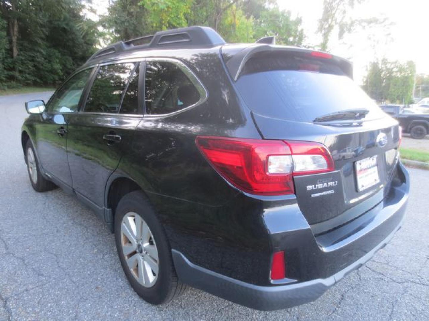 2017 Black /Black Subaru Outback Premium (4S4BSACC4H3) with an 2.5L H4 DOHC 16V engine, Automatic CVT transmission, located at 270 US Route 6, Mahopac, NY, 10541, (845) 621-0895, 41.349022, -73.755280- Photo#4