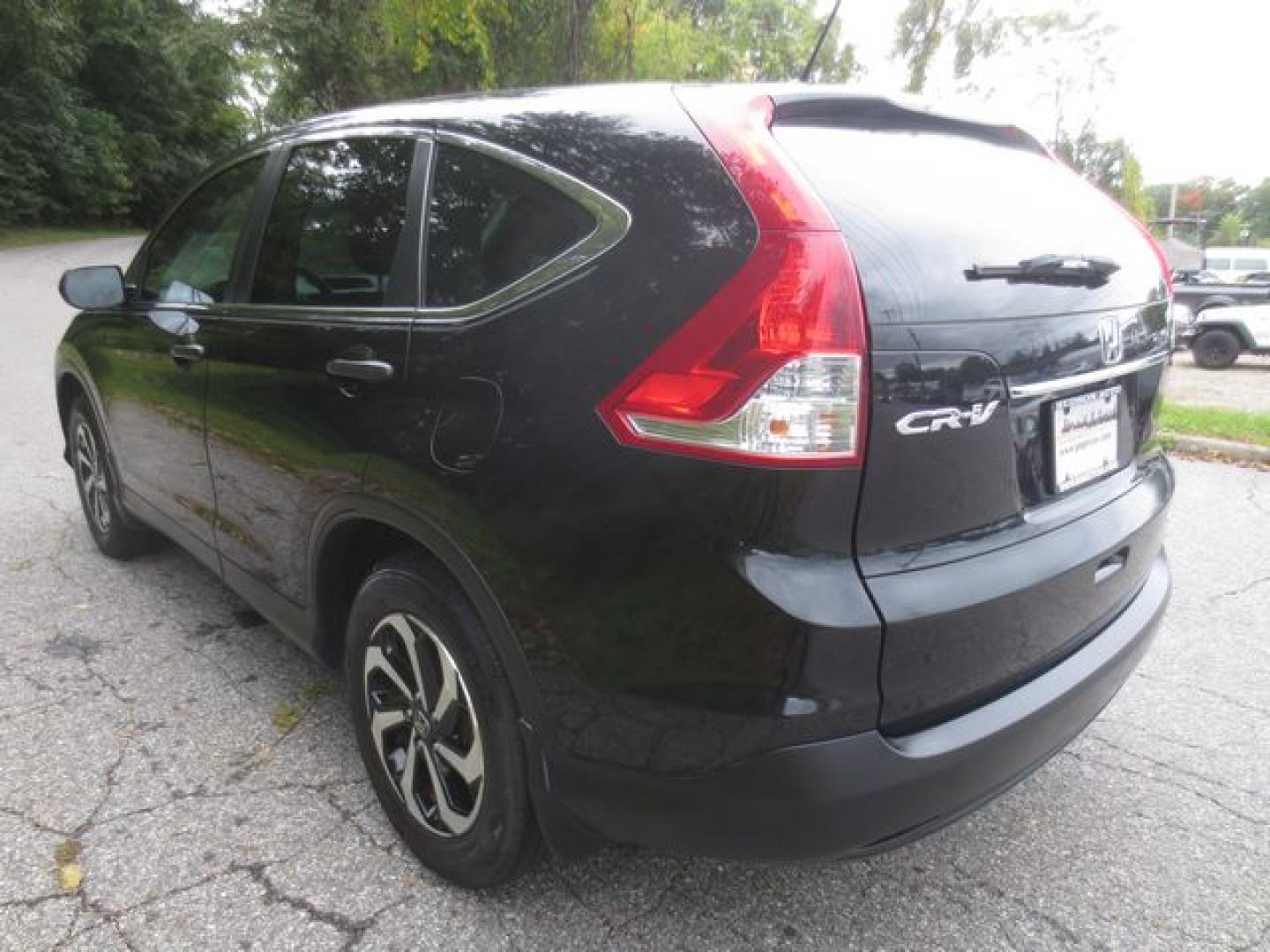 2014 Black /Black Honda CR-V LX (3CZRM3H3XEG) with an 2.4L L4 DOHC 16V engine, Automatic transmission, located at 270 US Route 6, Mahopac, NY, 10541, (845) 621-0895, 41.349022, -73.755280- Photo#4
