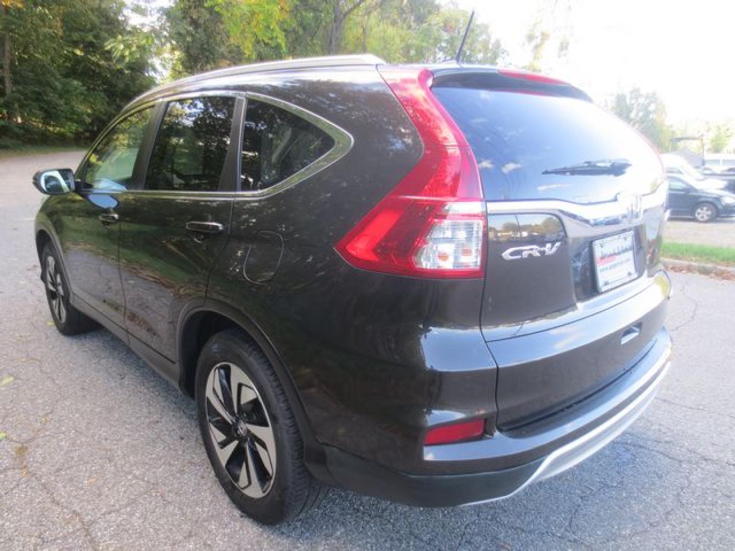2016 Brown /Black Honda CR-V Touring (5J6RM4H97GL) with an 2.4L L4 DOHC 16V engine, Automatic transmission, located at 270 US Route 6, Mahopac, NY, 10541, (845) 621-0895, 41.349022, -73.755280- Photo#4