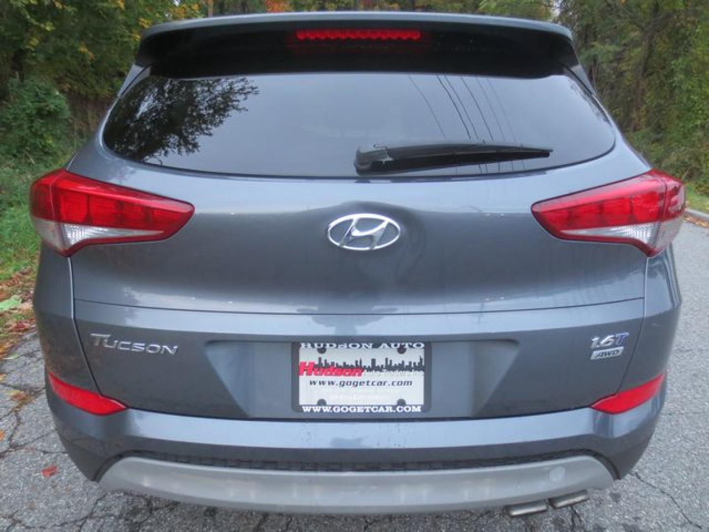 2017 Gray /Gray Hyundai Tucson Eco (KM8J3CA22HU) with an 1.6L L4 DOHC 16V engine, Automatic transmission, located at 270 US Route 6, Mahopac, NY, 10541, (845) 621-0895, 41.349022, -73.755280- Photo#5