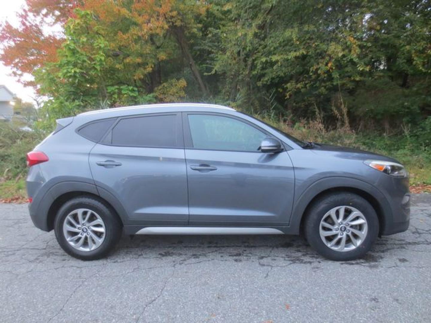 2017 Gray /Gray Hyundai Tucson Eco (KM8J3CA22HU) with an 1.6L L4 DOHC 16V engine, Automatic transmission, located at 270 US Route 6, Mahopac, NY, 10541, (845) 621-0895, 41.349022, -73.755280- Photo#10