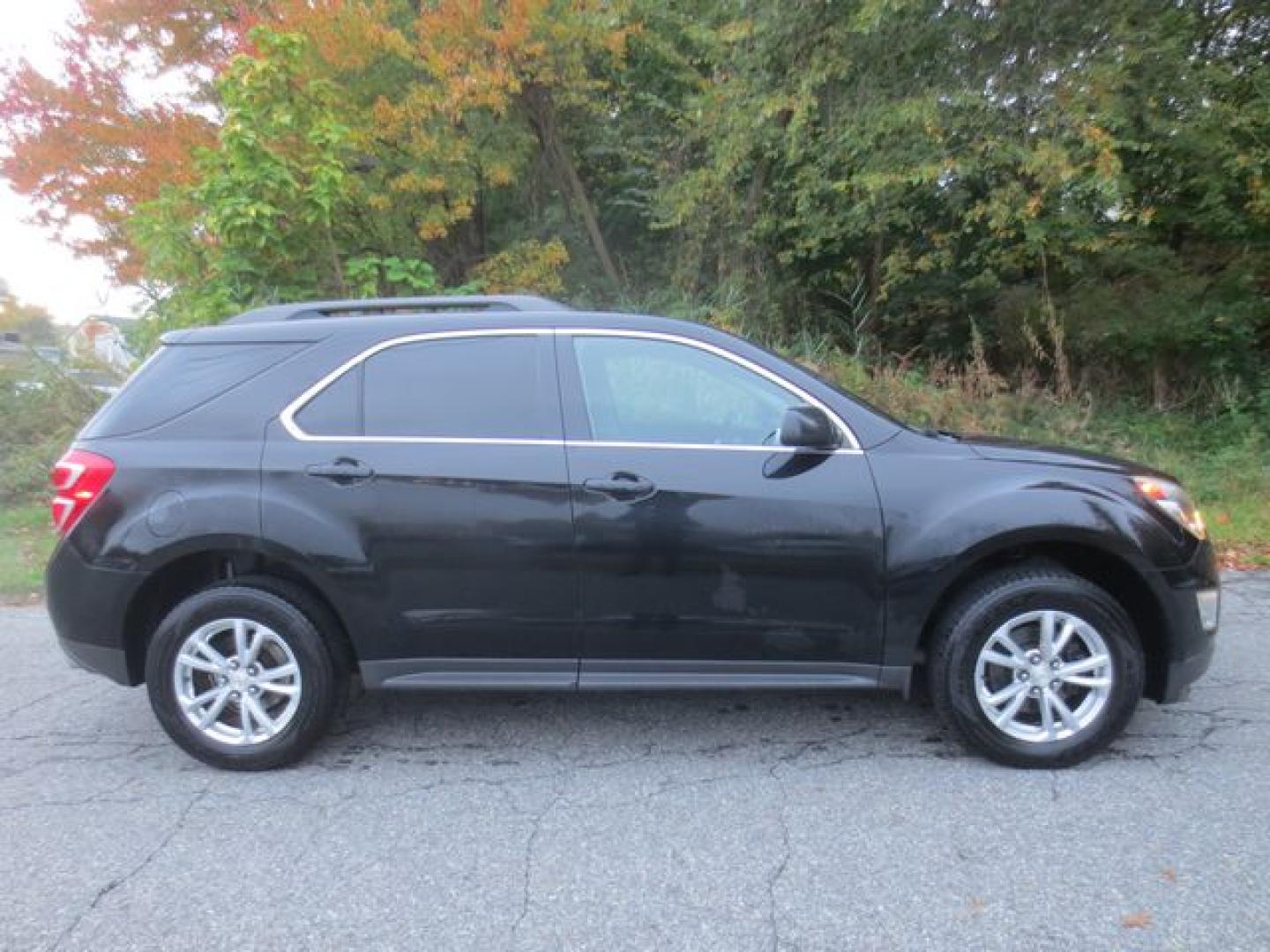 2017 Black /Black Chevrolet Equinox LT (2GNFLFE33H6) with an 3.6L V6 DOHC 24V engine, Automatic transmission, located at 270 US Route 6, Mahopac, NY, 10541, (845) 621-0895, 41.349022, -73.755280- Photo#10