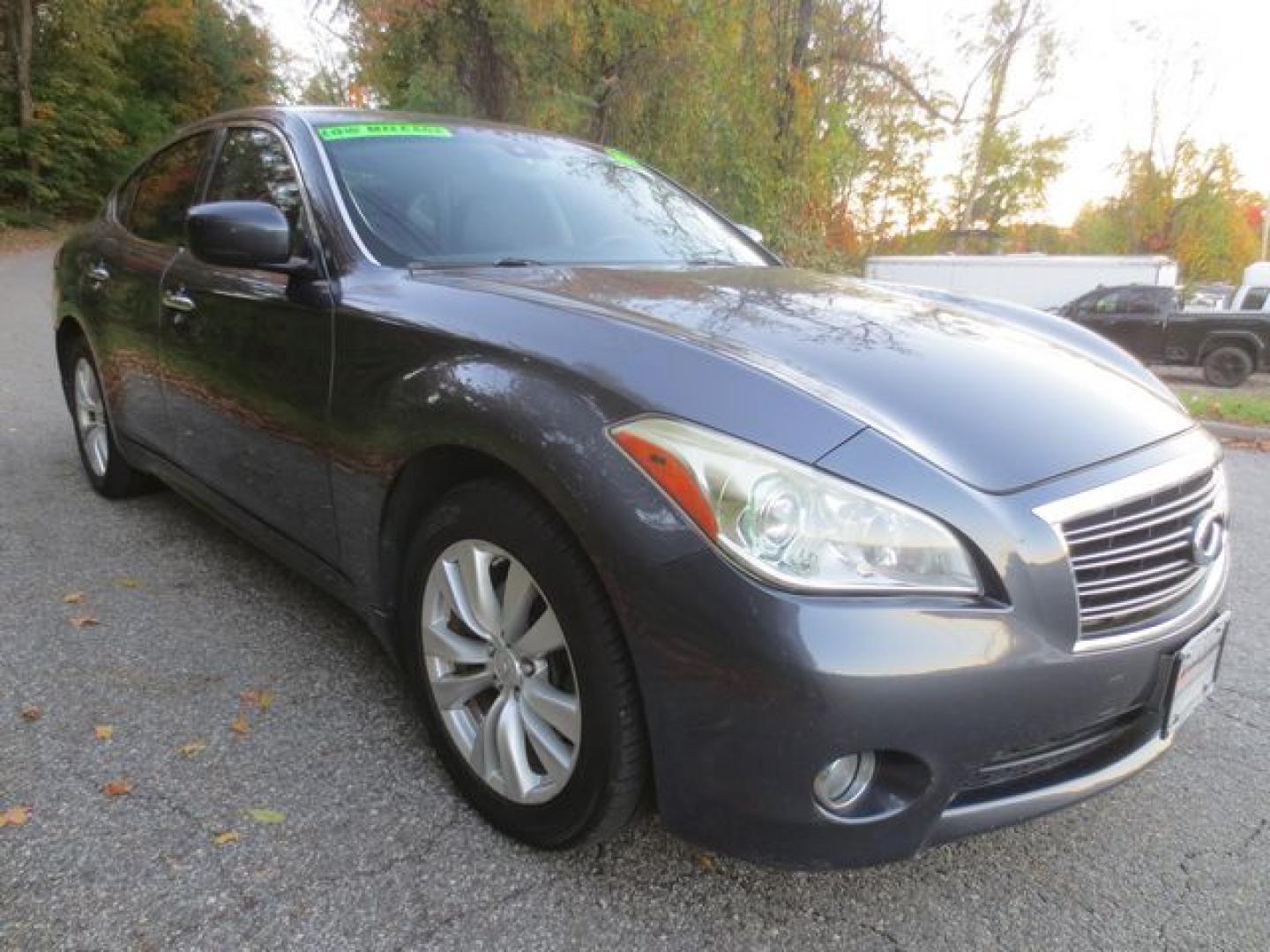 2011 Gray /Black Infiniti M M37x (JN1BY1AR6BM) with an 3.7L V6 DOHC 24V engine, Automatic transmission, located at 270 US Route 6, Mahopac, NY, 10541, (845) 621-0895, 41.349022, -73.755280- Photo#1