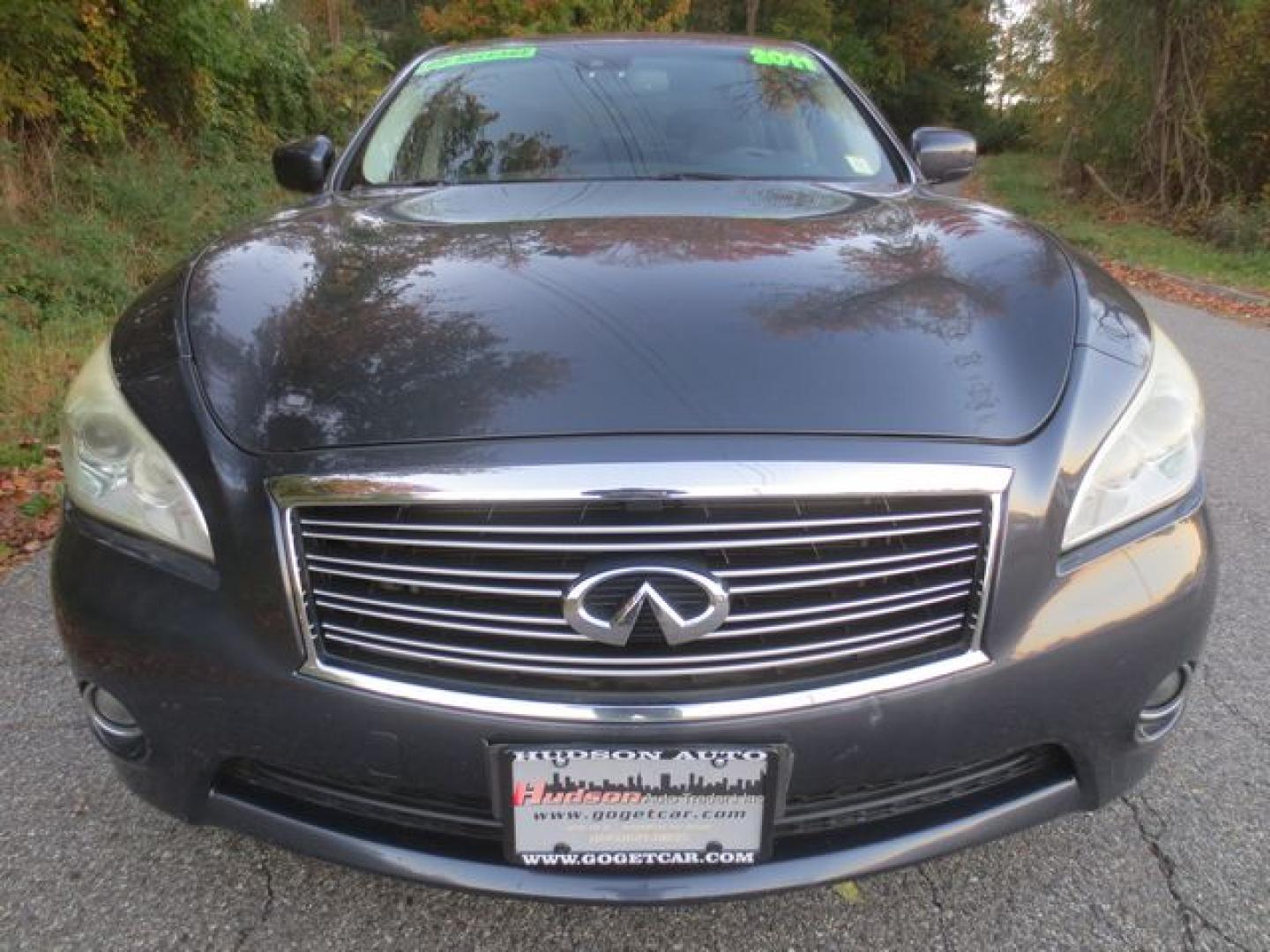 2011 Gray /Black Infiniti M M37x (JN1BY1AR6BM) with an 3.7L V6 DOHC 24V engine, Automatic transmission, located at 270 US Route 6, Mahopac, NY, 10541, (845) 621-0895, 41.349022, -73.755280- Photo#2